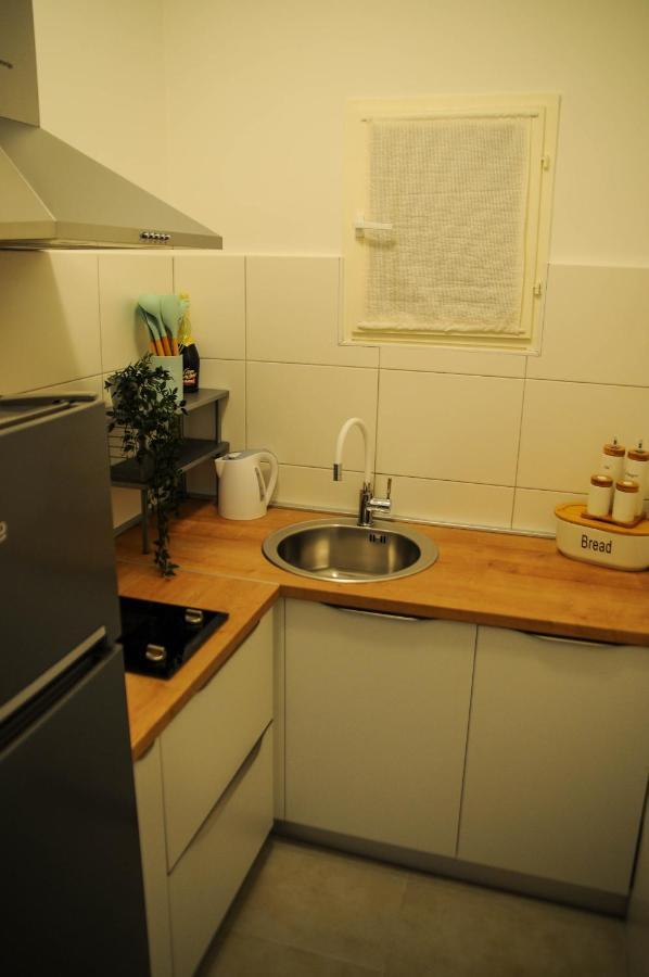 Apartment Gulliver In The Center, 10 Meters From The Sea With Private Parking In Natural Shade *