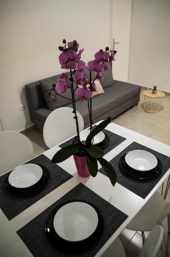 Apartment Gulliver In The Center, 10 Meters From The Sea With Private Parking In Natural Shade Rabac