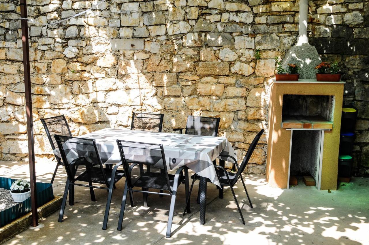 Gulliver In The Center, 10 Meters From The Sea With Private Parking In Natural Shade Apartment *