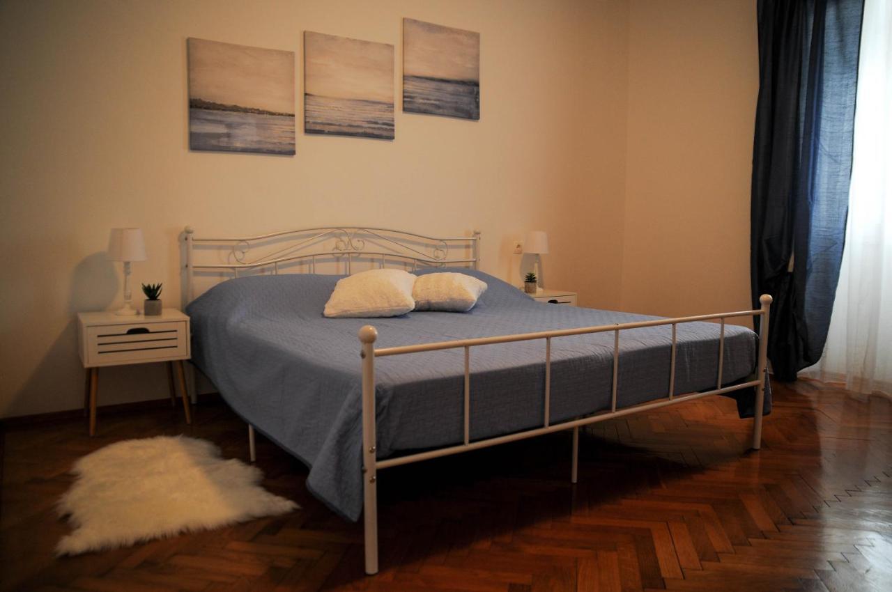 Gulliver In The Center, 10 Meters From The Sea With Private Parking In Natural Shade Rabac